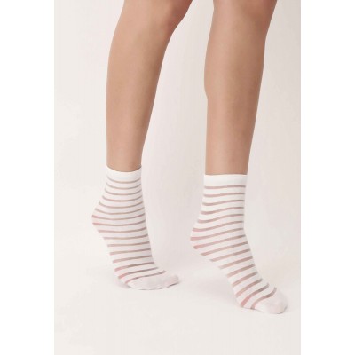 lot chaussettes à section blanc/rouge marque oroblu