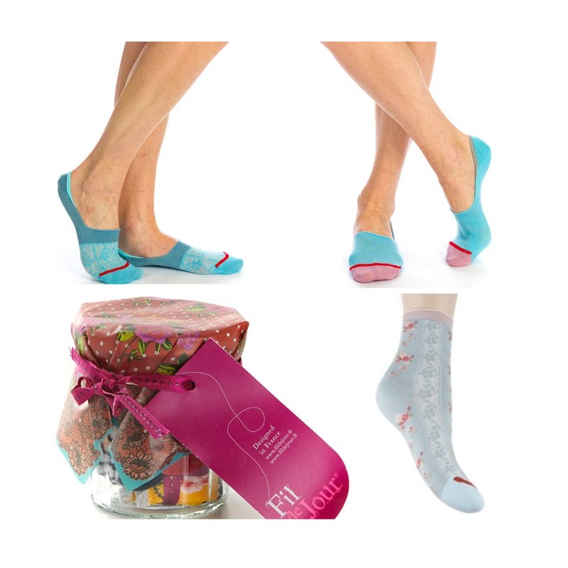 1 paires de chaussette et 2 protège-pieds dans un pot de confiture 1 paires de chaussette et 2 protège-pieds dans un pot de confiture