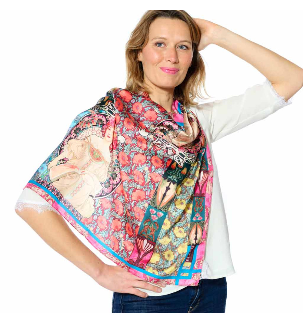 femme en Foulard rêverie Ruban Rouge