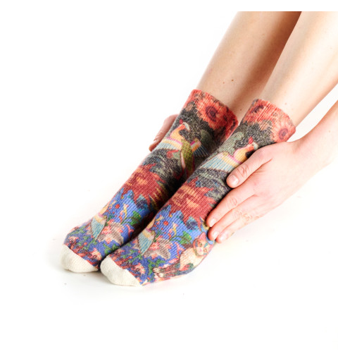 Mi-chaussettes bouclettes imprimées Soleil, Dub & Drino. Motifs d’oiseaux, tournesols et chat sur fond japonisant.
