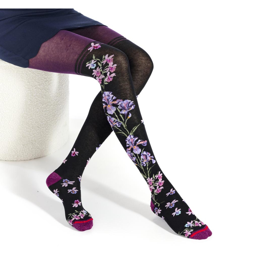 Collants Iridis, Fil de Jour. Marron avec des fleurs violettes et roses, pointe mauve.