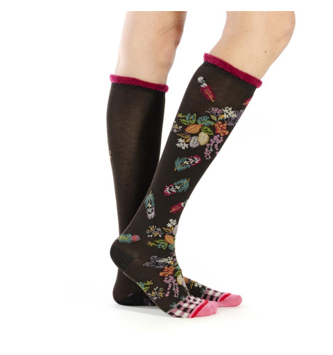 Mi-bas Mangrove, Fil de Jour. Marron avec pointe rose, bord-côte rouge, et motifs floraux de la mangrove.