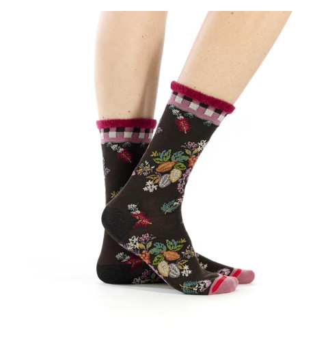 Chaussettes Mangrove, Fil de Jour. Marron avec des motifs de flore de la mangrove et bord-côte en fil chenille doux.