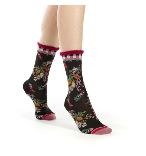 Chaussettes Mangrove, Fil de Jour. Marron avec des motifs de flore de la mangrove et bord-côte en fil chenille doux.