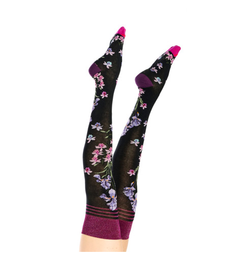 Jambières Iridis, Fil de Jour. Noires avec fleurs roses et bleues, pointe rose, talon violet, bord-côte mauve à fil pailleté.