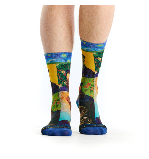 Chaussettes Postier, Ruban Rouge. Design inspiré entre autres du portrait de Joseph Roulin par Vincent van Gogh.