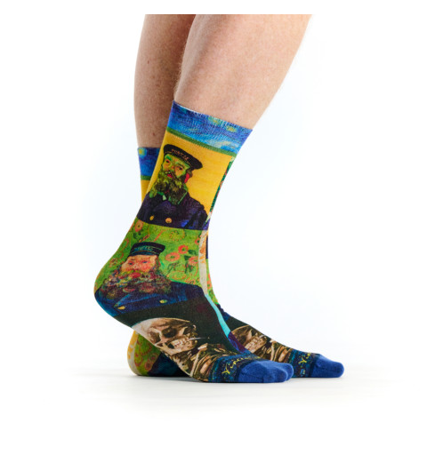 Chaussettes Postier, Ruban Rouge. Design inspiré entre autres du portrait de Joseph Roulin par Vincent van Gogh.