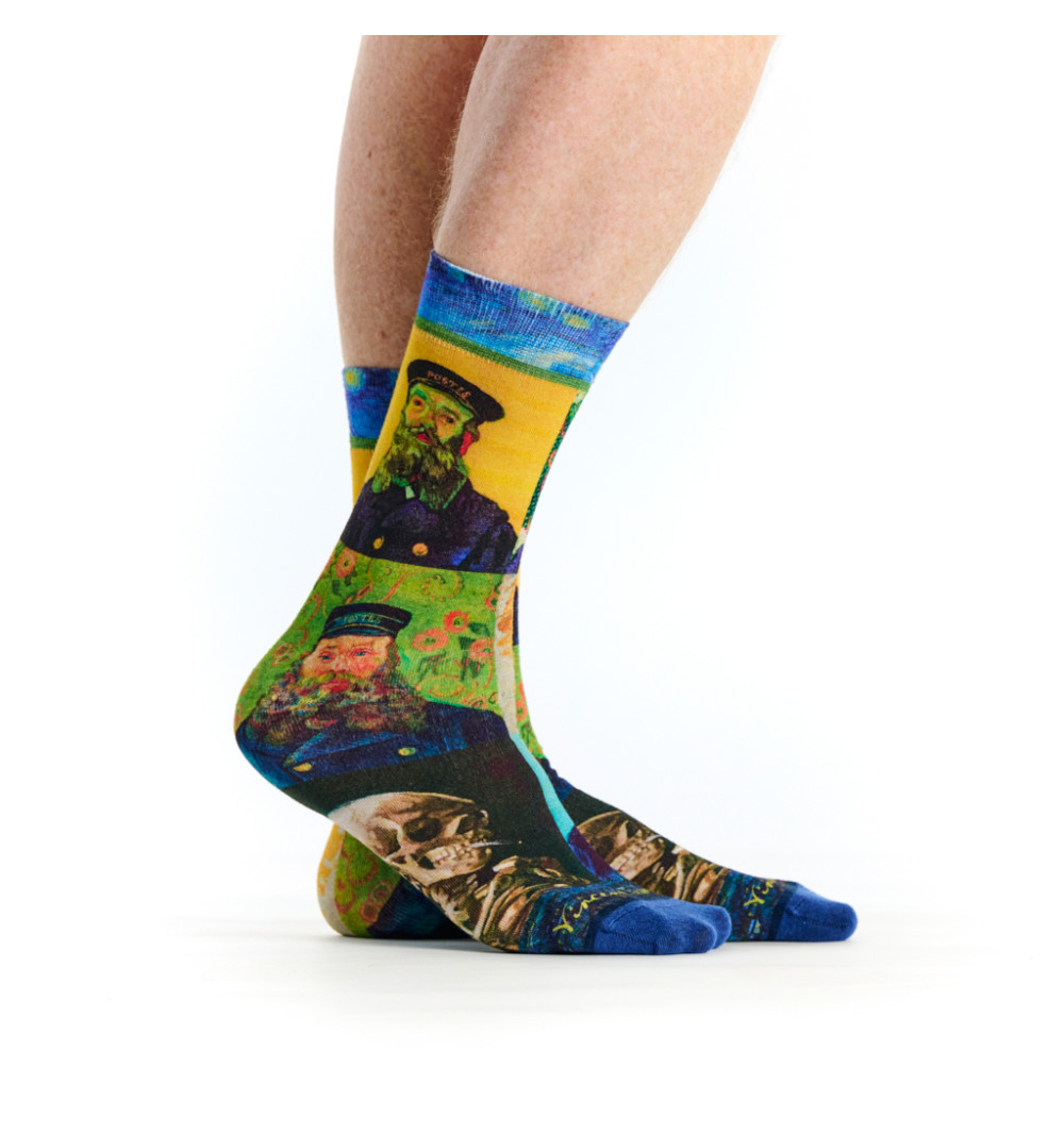 Chaussettes Postier, Ruban Rouge. Design inspiré entre autres du portrait de Joseph Roulin par Vincent van Gogh.