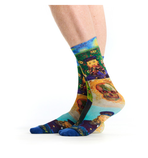 Chaussettes Postier, Ruban Rouge. Design inspiré entre autres du portrait de Joseph Roulin par Vincent van Gogh.