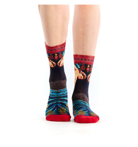 Chaussettes La Grande Odalisque, Ruban Rouge. Design inspiré du chef-d’œuvre d’Ingres.