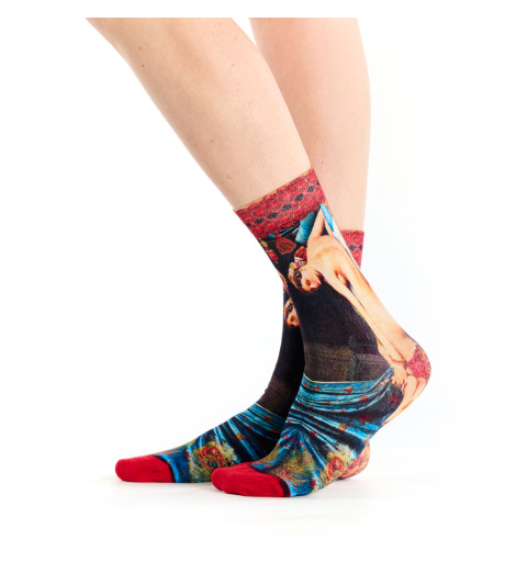 Chaussettes La Grande Odalisque, Ruban Rouge. Design inspiré du chef-d’œuvre d’Ingres.