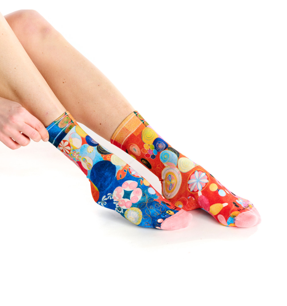 Chaussettes Les dix plus grands de la marque Ruban Rouge, inspirées de l'œuvre de Hilma af Klint