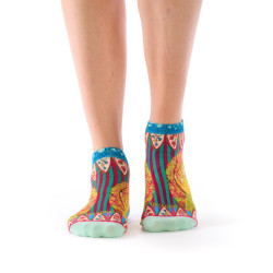 Socquettes Dub & Drino Floraison à motif femme et fleurs, tons vert, rose et jaune.