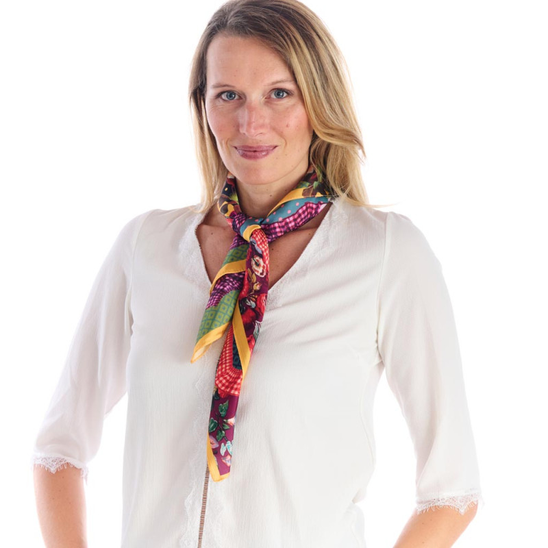 Foulard femme Dub & Drino Solanacée rose vert motif fleurs fruits oiseaux