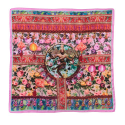 Foulard femme Dub & Drino Lhassa rose motif floral figure centrale