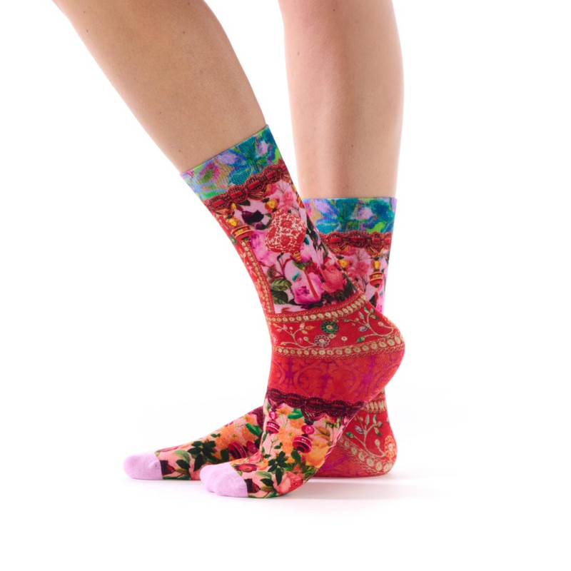 Chaussettes imprimées bambou Dub & Drino Lhassa rouge rose vert motifs floraux et ornementaux