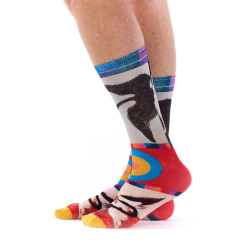 Ruban Rouge Swans, Hilma Af Klint, taille 40/45, bambou, fond blanc cassé, cygnes noirs, formes géométriques rouge bleu jaune