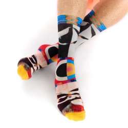 Ruban Rouge Swans, Hilma Af Klint, taille 40/45, bambou, fond blanc cassé, cygnes noirs, formes géométriques rouge bleu jaune