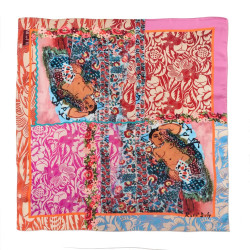 Foulard imitation soie Femme indienne Raoul Dufy 70x70cm, rose rouge bleu turquoise, motif femme et fleurs.