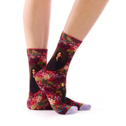 Ruban Rouge, femme, chaussettes bambou, bordeaux, motif Georges Sand portrait et fleurs, collection Panthéon