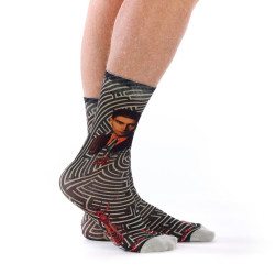 Ruban Rouge, homme, chaussettes bambou, gris anthracite, motif Franz Kafka portrait labyrinthe et scarabée, collection Panthéon