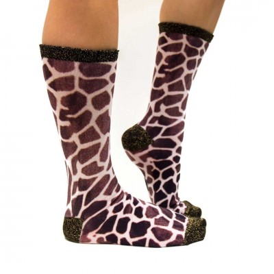 deux chaussettes imprimées girafe