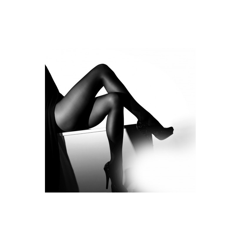 collant voile noir croisant les jambes collant voile noir croisant les jambes