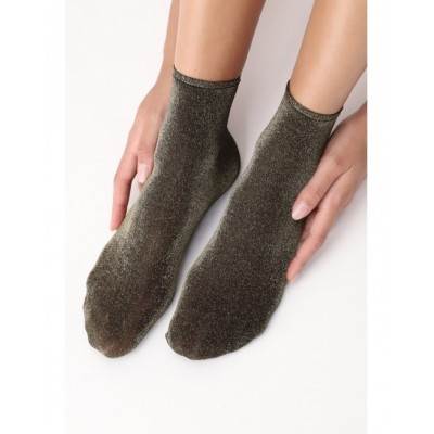 main tenant des socquettes